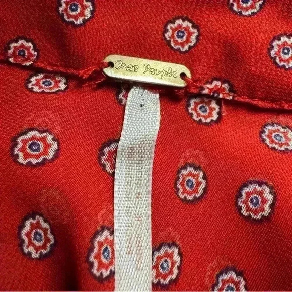 Free People Women’s M Red Button-Up Sheer Chiffon Roll Tab/Long Sleeve Tunic - Picture 11 of 15